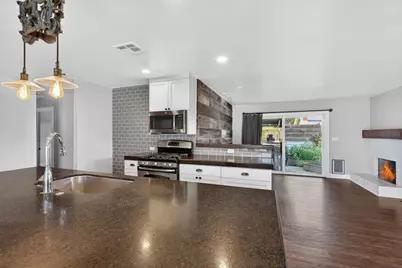 2424 Killarney Way, Modesto, CA 95355 - Photo 9