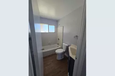 7233 Lindale Drive, Sacramento, CA 95828 - Photo 9