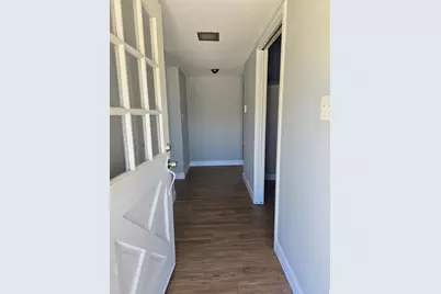 7233 Lindale Drive, Sacramento, CA 95828 - Photo 5