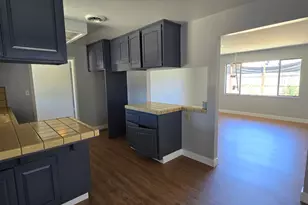 7233 Lindale Dr, Sacramento, CA 95828 - Photo 25