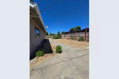 7233 Lindale Drive, Sacramento, CA 95828 - Photo 31