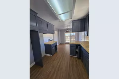 7233 Lindale Drive, Sacramento, CA 95828 - Photo 7