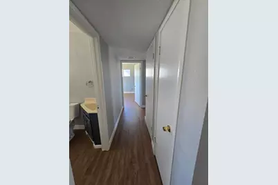 7233 Lindale Drive, Sacramento, CA 95828 - Photo 11
