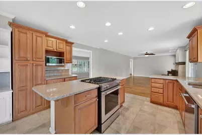 725 Sherwood Drive, Yuba City, CA 95991 - Photo 9