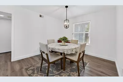 9286 Laguna Green Court, Elk Grove, CA 95758 - Photo 11