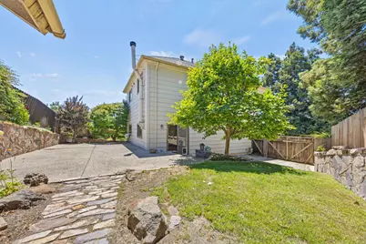 2295 S Crest Avenue, Martinez, CA 94553 - Photo 33