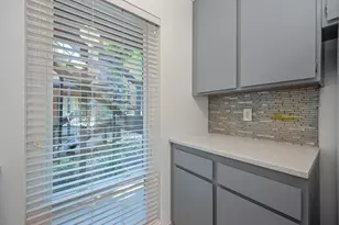 724 Woodside Ln E, Sacramento, CA 95825 - Photo 9