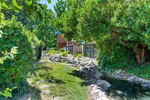 724 Woodside Ln E, Sacramento, CA 95825 - Photo 29