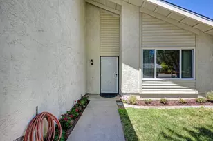 9241 Linda Rio Dr, Sacramento, CA 95826 - Photo 13
