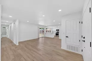 4018 Dion Ct, Sacramento, CA 95826 - Photo 7