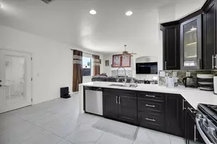 8401 Carriage Oaks Way, Antelope, CA 95843 - Photo 13
