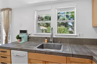 9161 Grove Street, Elk Grove, CA 95624 - Photo 17