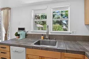 9161 Grove St, Elk Grove, CA 95624 - Photo 17