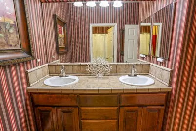 211 Las Palmas Street, Los Banos, CA 93635 - Photo 33