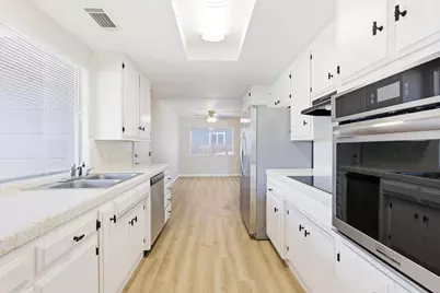 7436 Golden Oak Way, Sacramento, CA 95831 - Photo 11