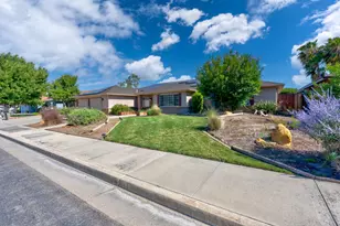 1037 Jackson Ave, Los Banos, CA 93635 - Photo 3