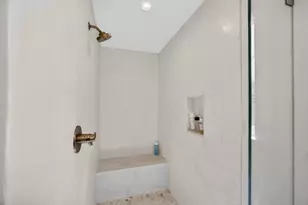 7636 Bridgeview Dr, Sacramento, CA 95831 - Photo 49