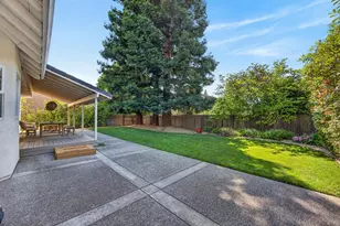 7636 Bridgeview Dr, Sacramento, CA 95831 - Photo 57