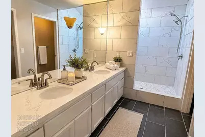 2042 University Park Drive, Sacramento, CA 95825 - Photo 17