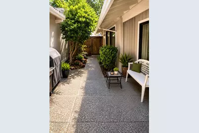 2042 University Park Drive, Sacramento, CA 95825 - Photo 23