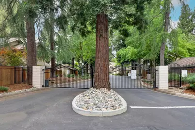 2042 University Park Drive, Sacramento, CA 95825 - Photo 3