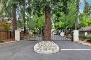 2042 University Park Dr, Sacramento, CA 95825 - Photo 3