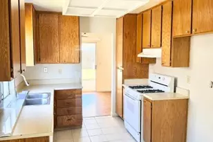 8170 Sarasota, Sacramento, CA 95828 - Photo 5