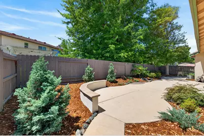 380 Lyman Circle, Sacramento, CA 95835 - Photo 3