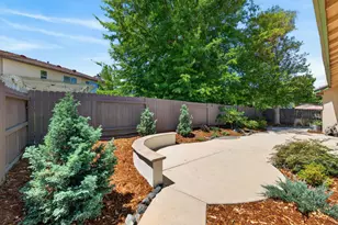 380 Lyman Cir, Sacramento, CA 95835 - Photo 3