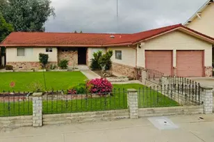 1633 Walnut, Escalon, CA 95320 - Photo 1