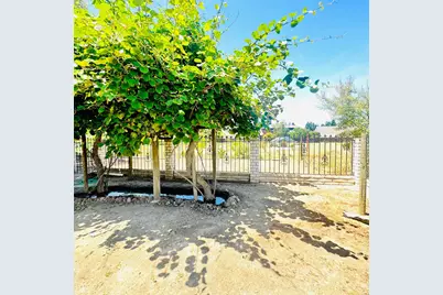 1633 Walnut, Escalon, CA 95320 - Photo 25