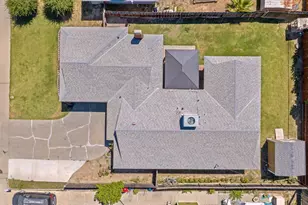 1585 Mulberry Ln, Lemoore, CA 93245 - Photo 3
