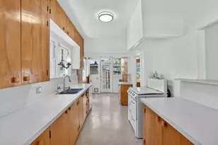 916 Mission Way, Sacramento, CA 95819 - Photo 13