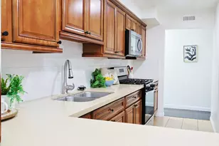 7559 Thorpe Way, Sacramento, CA 95822 - Photo 11