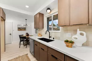 1339 Palomar Cir, Sacramento, CA 95831 - Photo 9