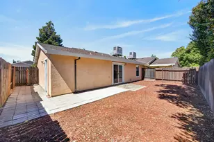 8120 La Almendra Way, Sacramento, CA 95823 - Photo 33