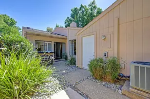 212 Hartnell Pl, Sacramento, CA 95825 - Photo 23