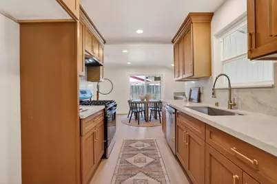9985 Redstone Drive, Sacramento, CA 95827 - Photo 15