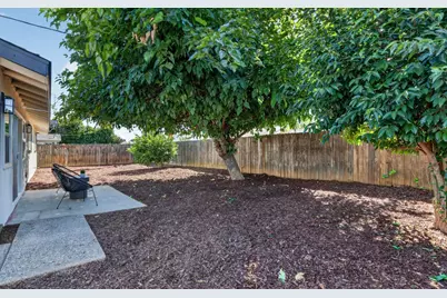 9985 Redstone Drive, Sacramento, CA 95827 - Photo 31