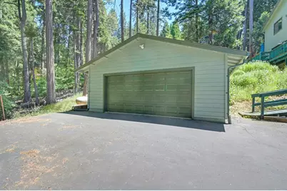 7085 Lakewood Drive, Pollock Pines, CA 95726 - Photo 9
