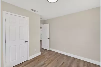 8212 Bruns Way, Sacramento, CA 95828 - Photo 11