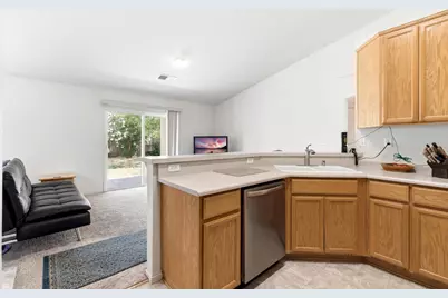 2085 W Solis Street, Merced, CA 95348 - Photo 11