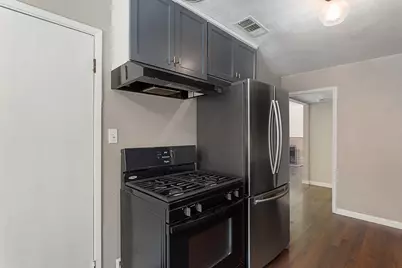 5205 63rd Street, Sacramento, CA 95820 - Photo 5