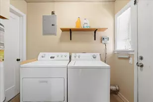 2540 28th St, Sacramento, CA 95818 - Photo 19