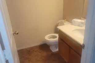 8220 Exbourne Cir, Sacramento, CA 95828 - Photo 11