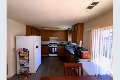 272 S Olive Avenue, Stockton, CA 95215 - Photo 5