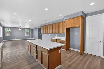 9234 Rushing Creek Way, Elk Grove, CA 95624 - Photo 25
