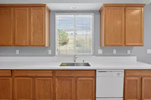 9234 Rushing Creek Way, Elk Grove, CA 95624 - Photo 27