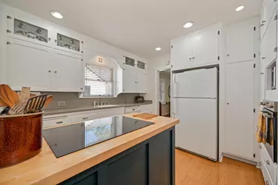908 Sonoma Way, Sacramento, CA 95819 - Photo 15