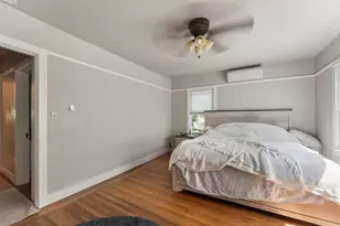 910 35th St, Sacramento, CA 95816 - Photo 5